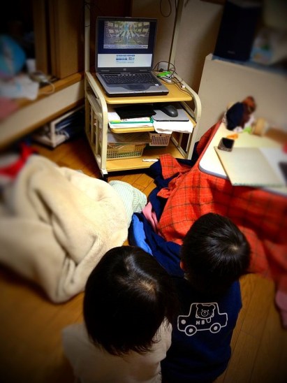 kids watching TV
